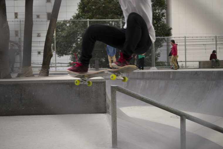view through fence // miyashita park